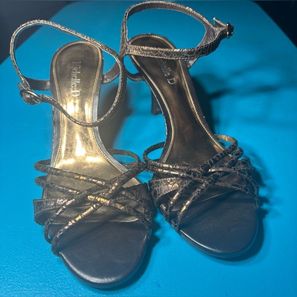 Michelle D. Strappy Bronze Metallic Ankle Cross-Strap Sandals Size 9 EPC